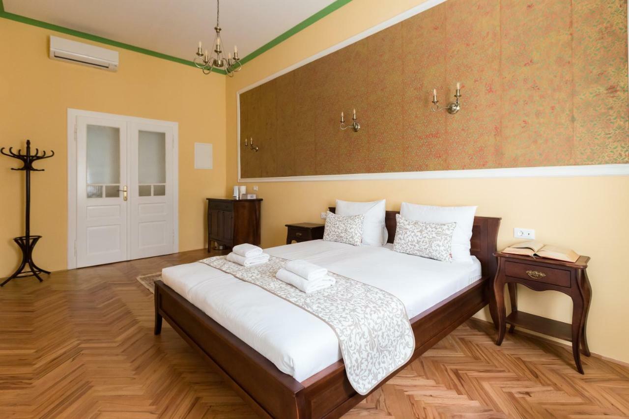 Barbo Palace Apartments And Rooms Liubliana Exterior foto